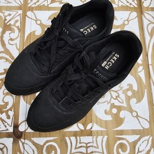 Skechers Womens Black Athletic Shoes